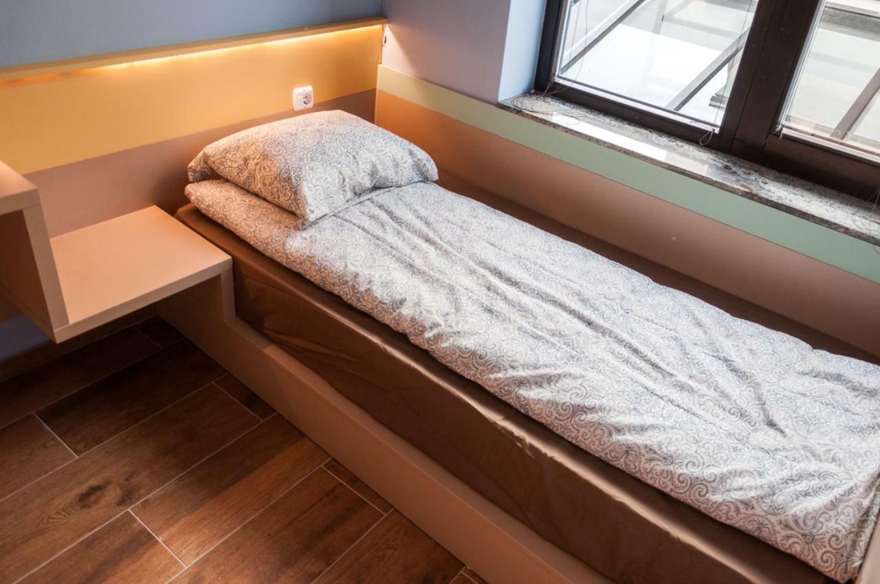 Ura Hostel Prizren Bagian luar foto